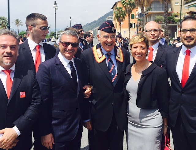 Il Presidente dell'ANC Generale C.A. Libero Lo Sardo con il Presidente Publimedia e sig.ra ed il suo staff Publimedia e l'ANC